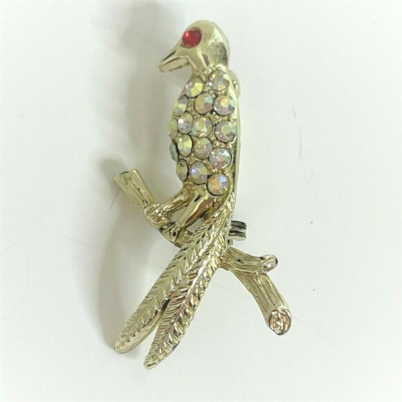 Vintage Rhinestone Parrot Brooch Aurora Borealis Bird Pin Red Eye Gold Tone 1960 - Picture 3 of 6